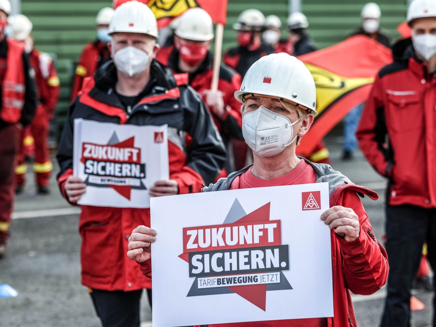 Georgsmarienhütte: Auch in der Eisen- und Stahlindustrie laufen Warnstreiks. Die IG Metall will Beschäftigung und Einkommen sichern.