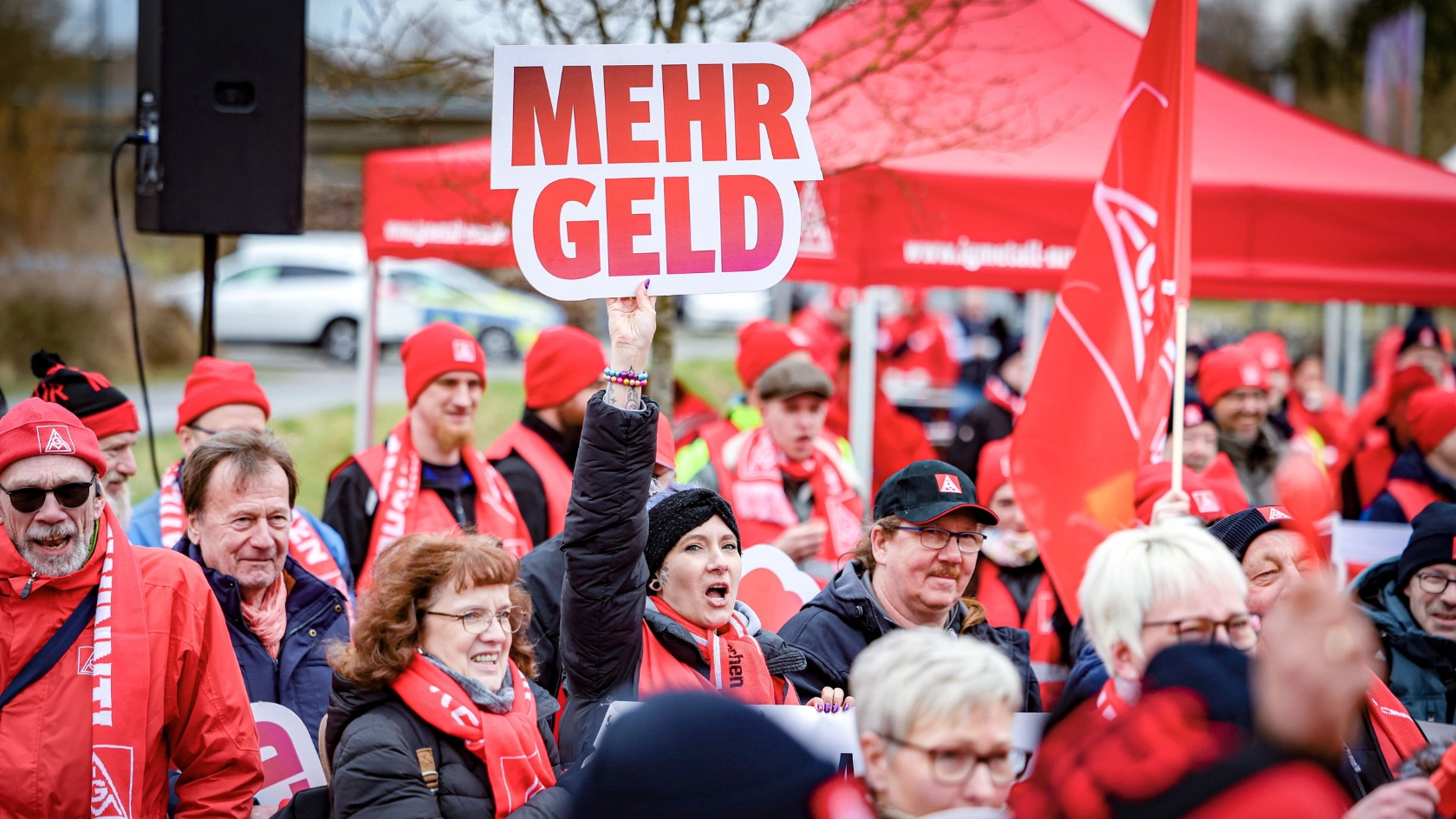 Warnstreik zur Tarifrunde Textil und Bekleidung West 2025 in Ostbevern