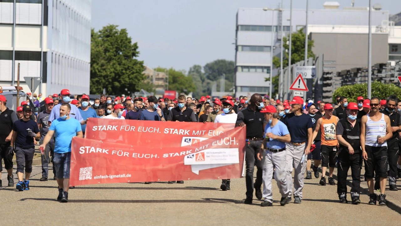 Demonstration der Daimler-Beschäftigten Wörth für Arbeitsplatzerhalt