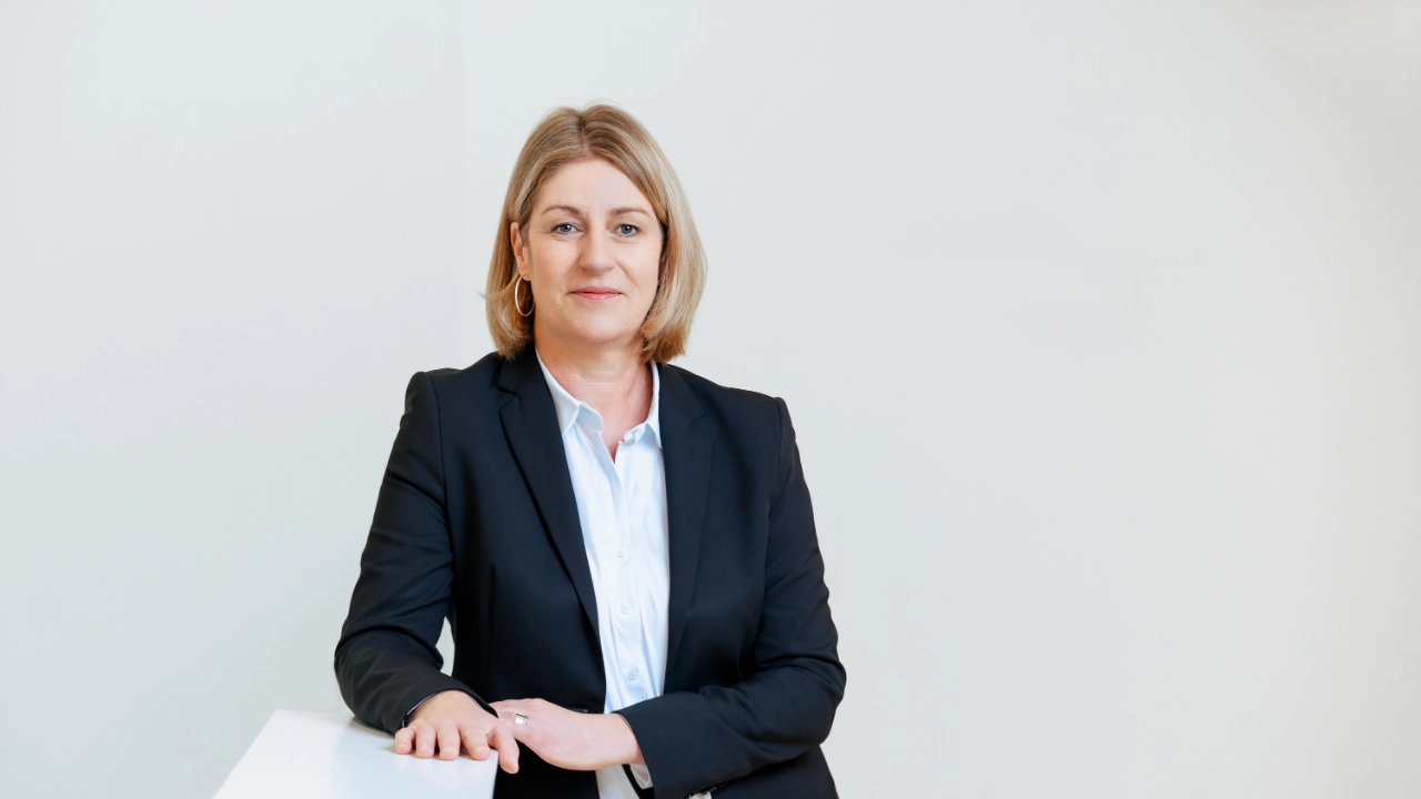 Pressefoto (6.000 x 4.000 px):<br/>IG Metall Bezirksleiterin Barbara Resch.<br/>Bei Verwendung als Quelle "IG Metall" angeben.