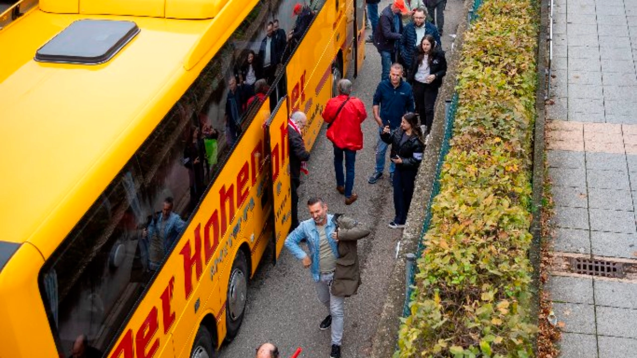 Ludwigsburg, Baden-Wuerttemberg, 15.10.2024: In Ludwigsburg finden Tarifverhandlungen zu M+E zwischen der IG Metall und Südwestmall statt. Die Gewerkschaft hat hierzu einen Aktionstag veranstaltet.