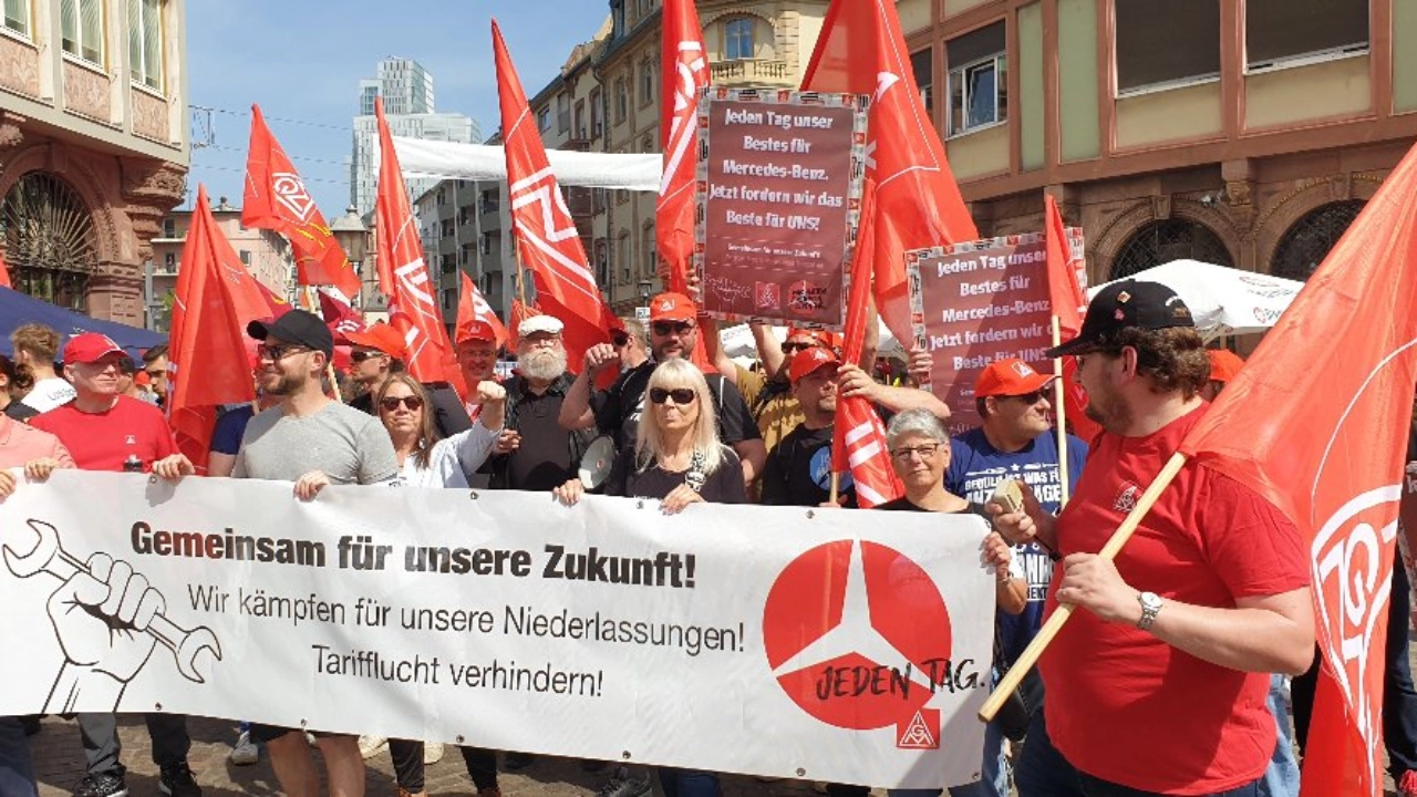 Demonstrationen und Kundgebungen am 1. Mai 2024 an verschiedenen Orten um die Mercedes-Benz-Niederlassungen.
