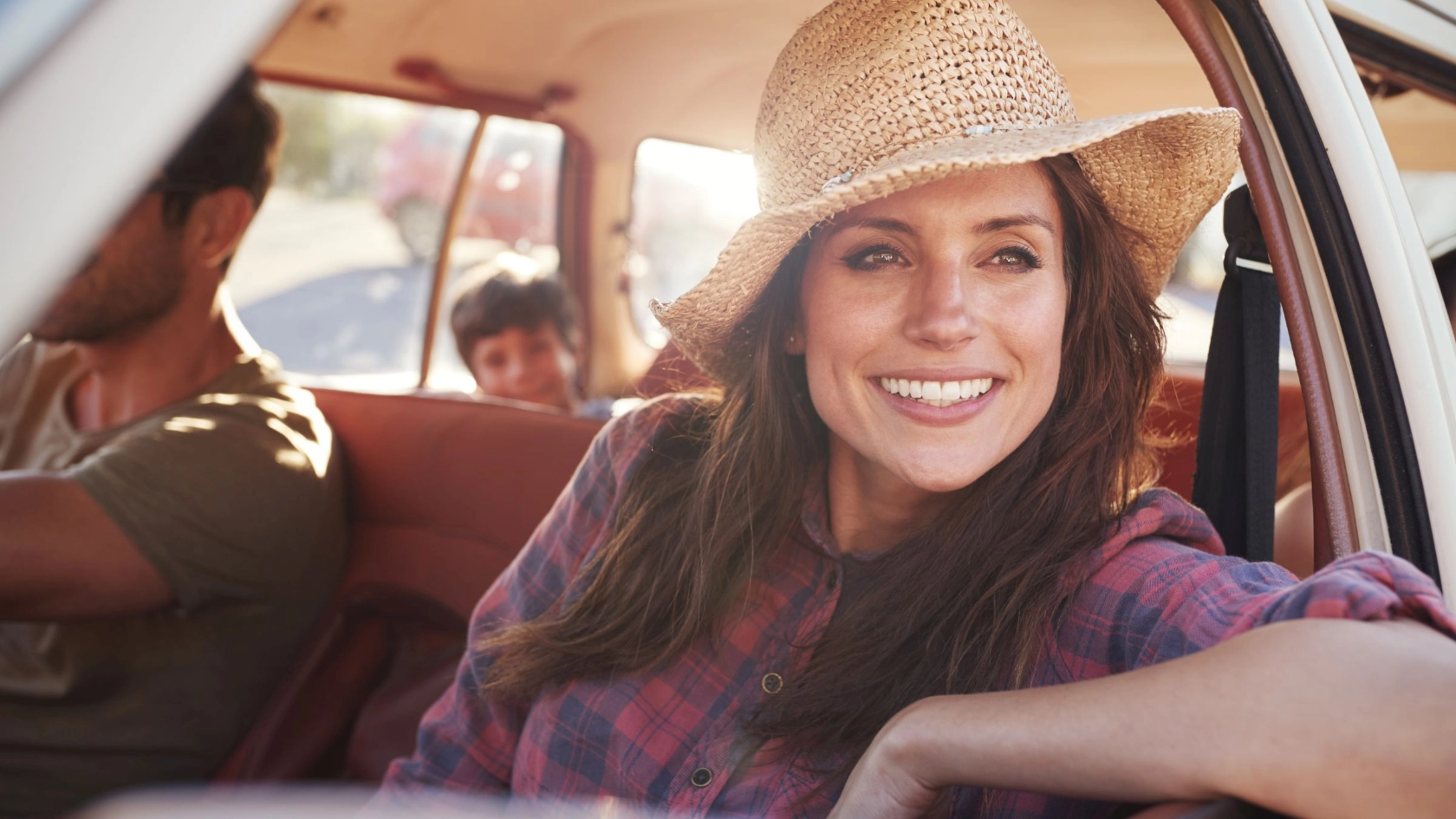 Familie im Auto