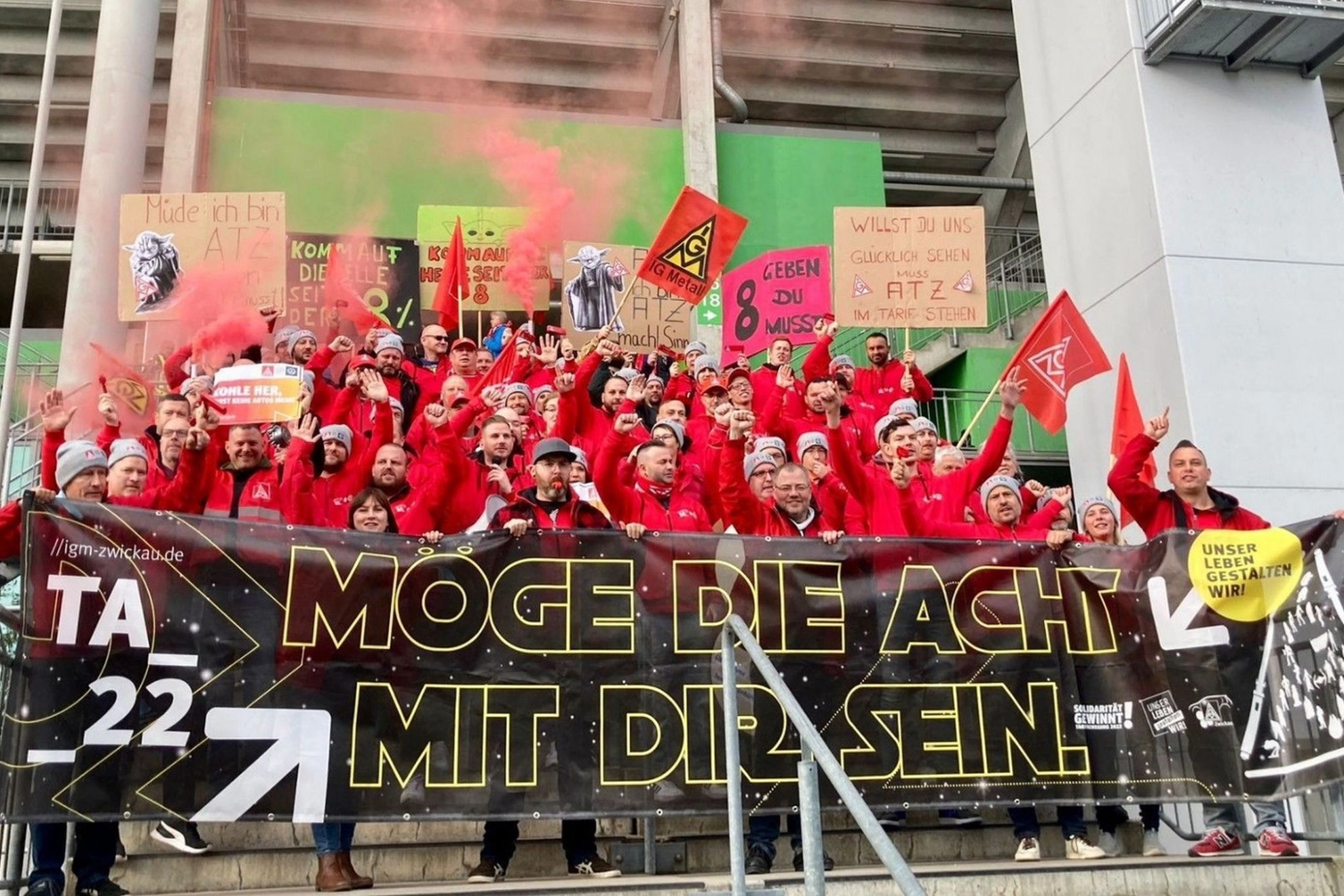 Tarifaktion in der Volkswagen-Arena in Wolfsburg