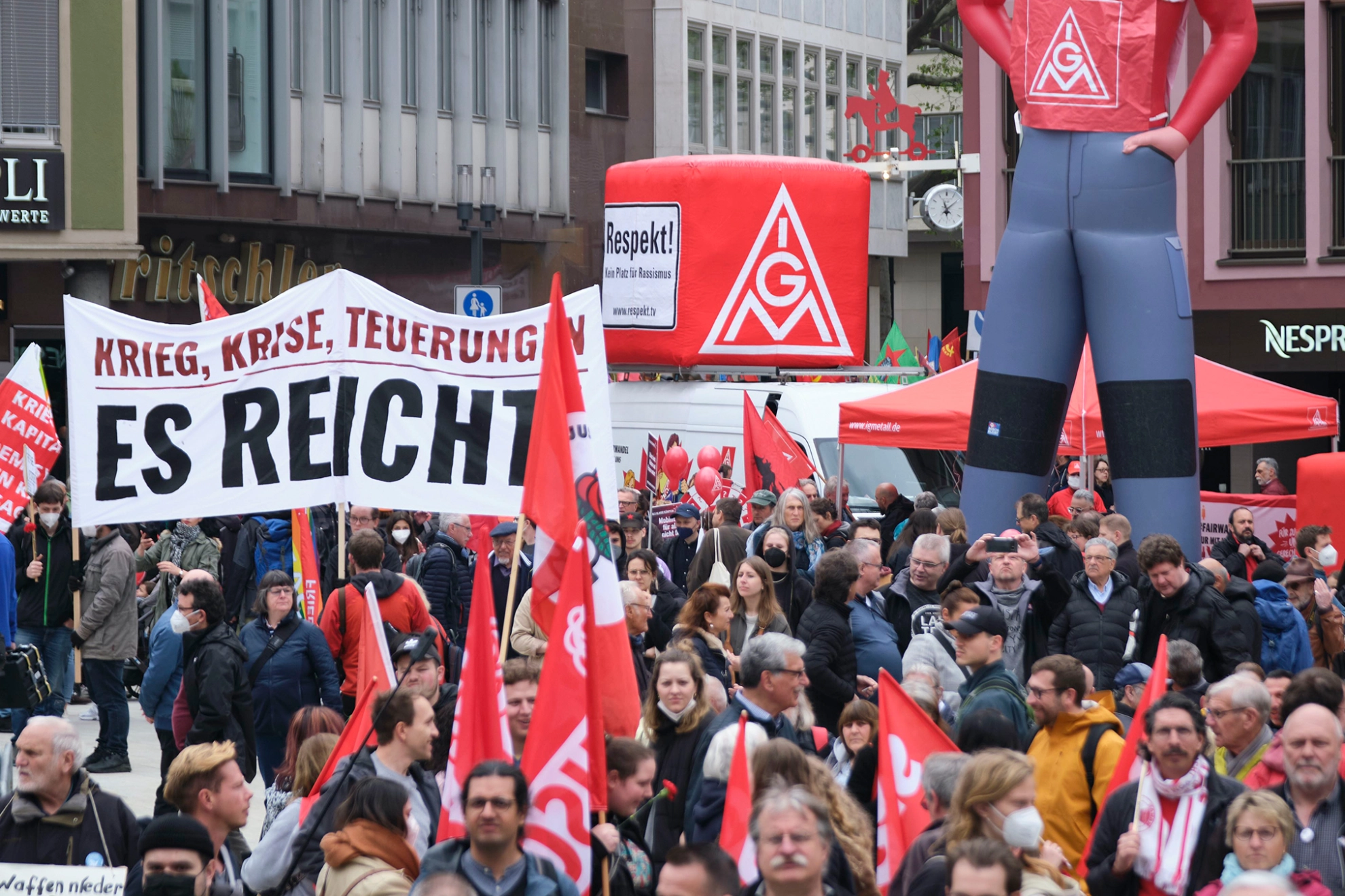 „GeMAInsam Zukunft gestalten“ - Demonstration zum 1. Mai 2022 in Stuttgart