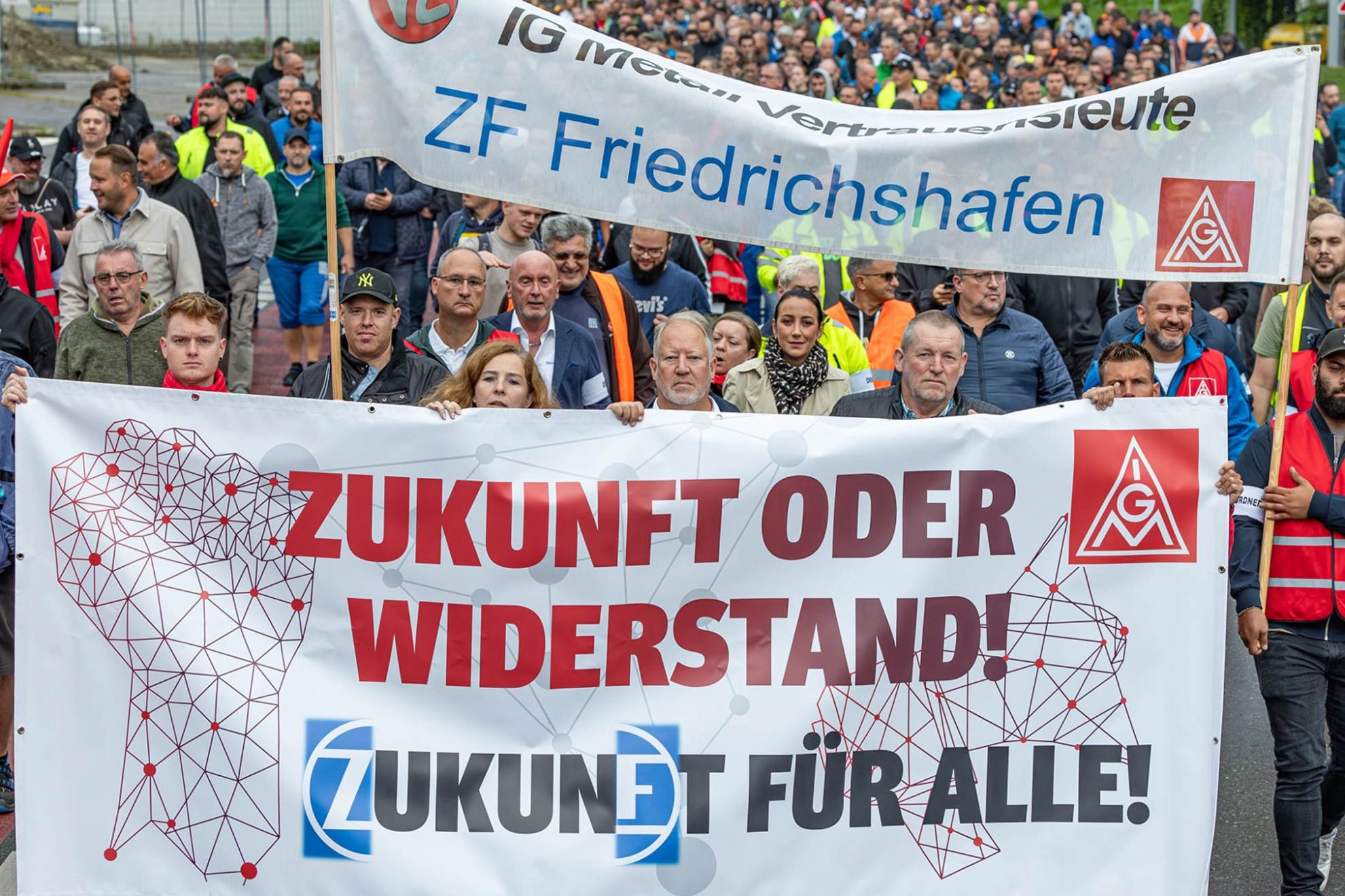 Bundesweiter Aktionstag gegen Stellenabbau bei ZF in Friedrichshafen