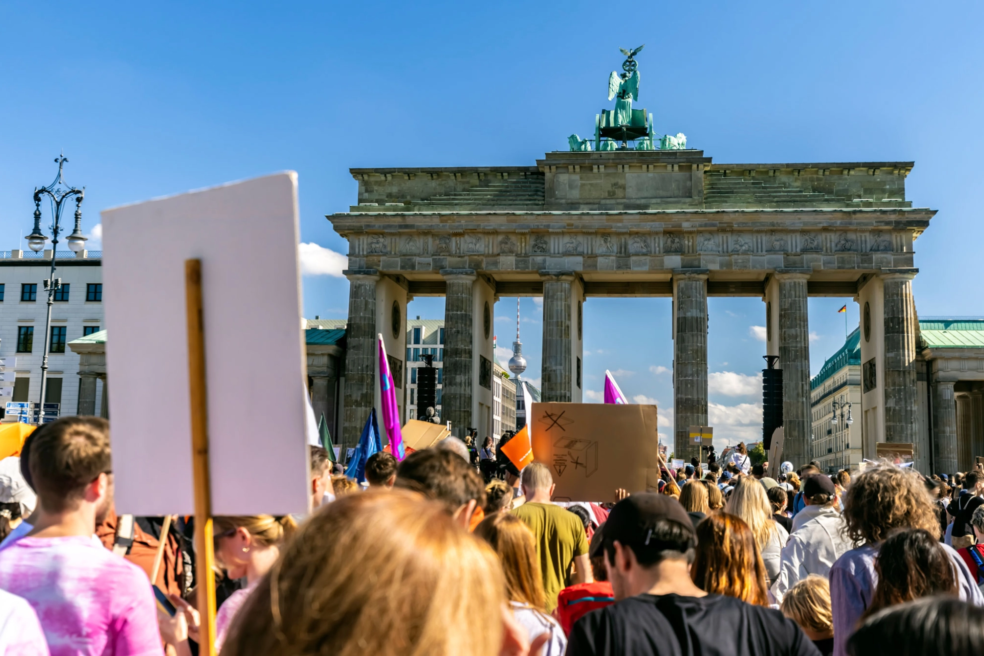 Demonstration vor dem Brandenburger Tor in Berlin