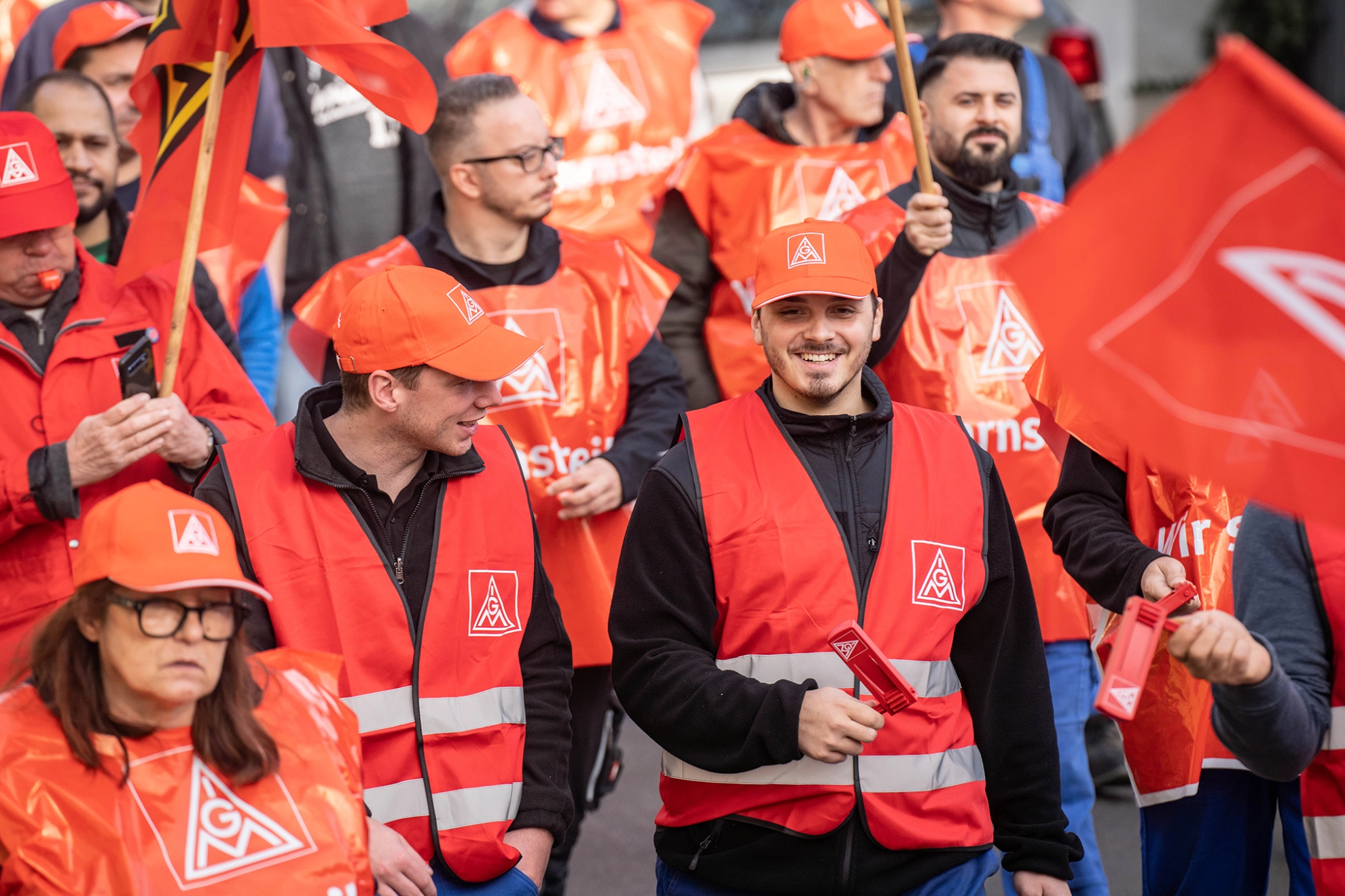 Warnstreik Federal Mogul Wiesbaden zur Tarifrunde 2022 für die Beschäftigten in der Metall- und Elektroindustrie