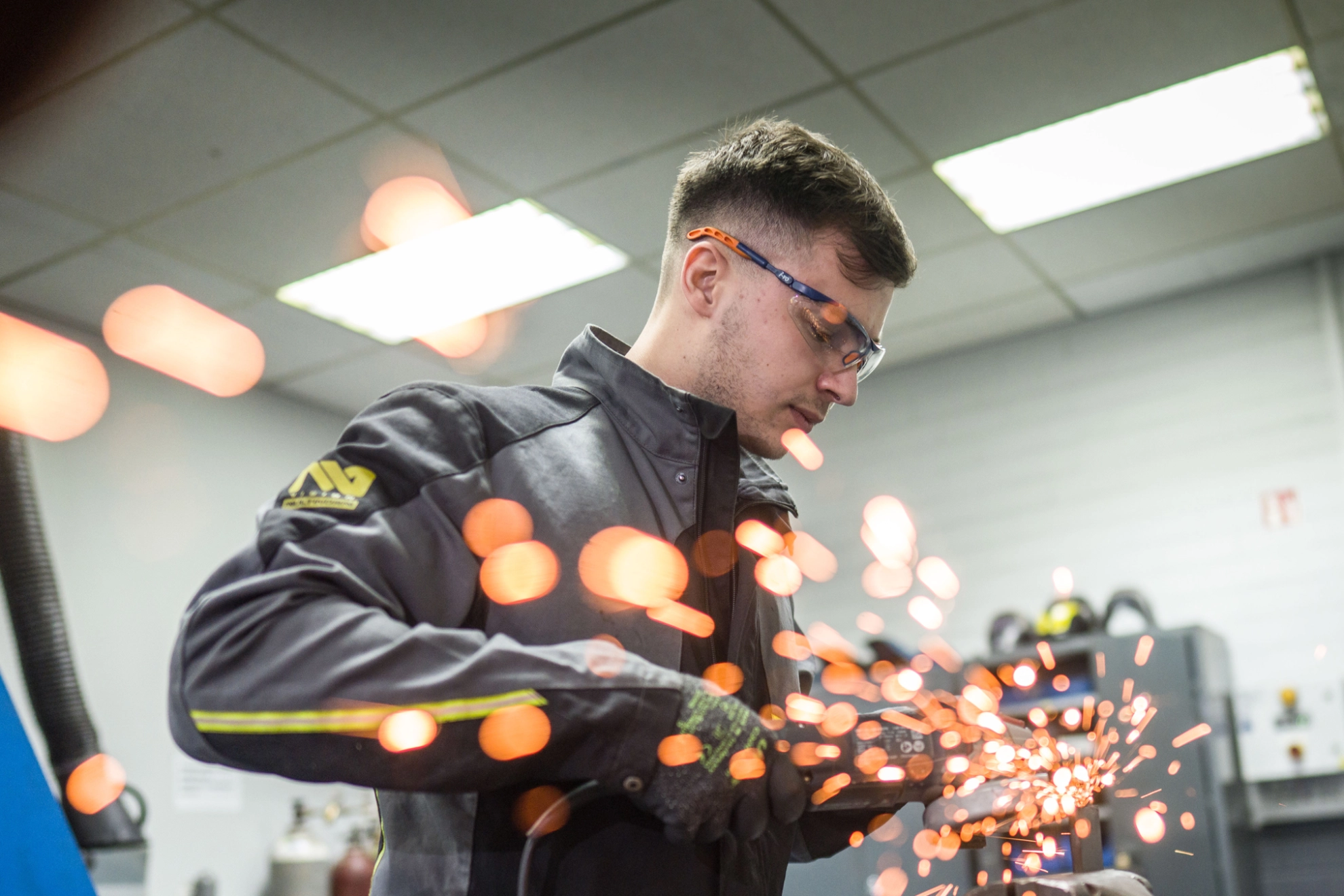 Azubi Tim Jannik Bangel bei Schunk in Heuchelheim