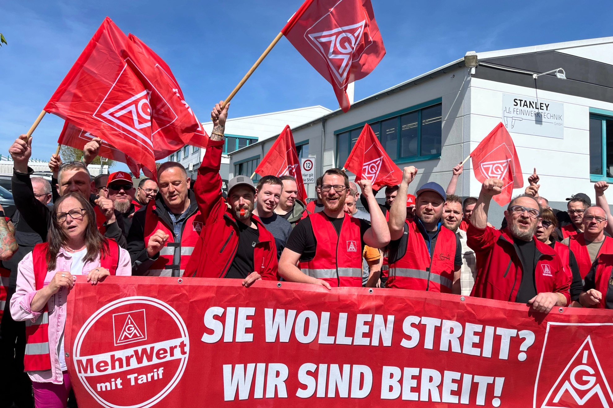 Streik bei Stanley Feinwerktechnik in Lahnau / Mittelhessen