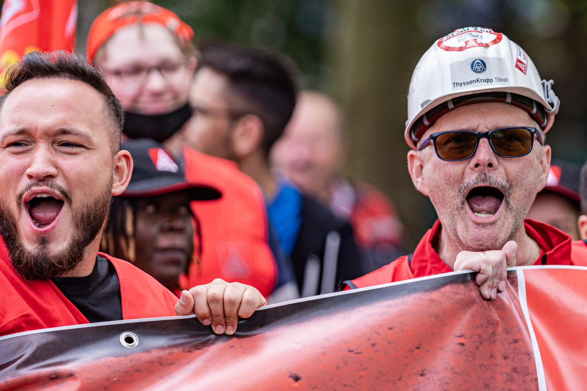 Tarifrunde Eisen und Stahl 2022: Warnstreik bei Thyssenkrupp Steel Dortmund