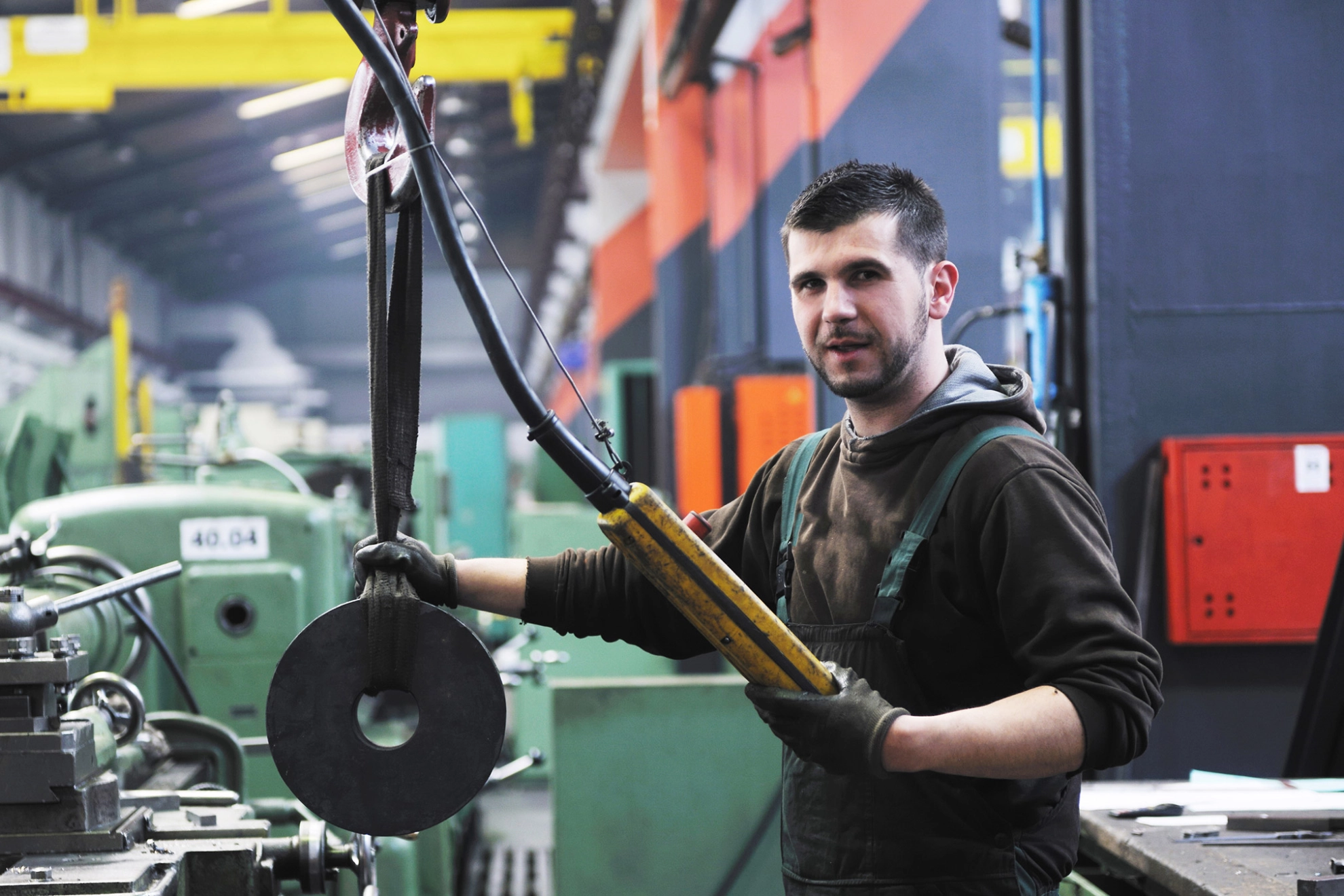 Industriearbeiter in Fabrik.