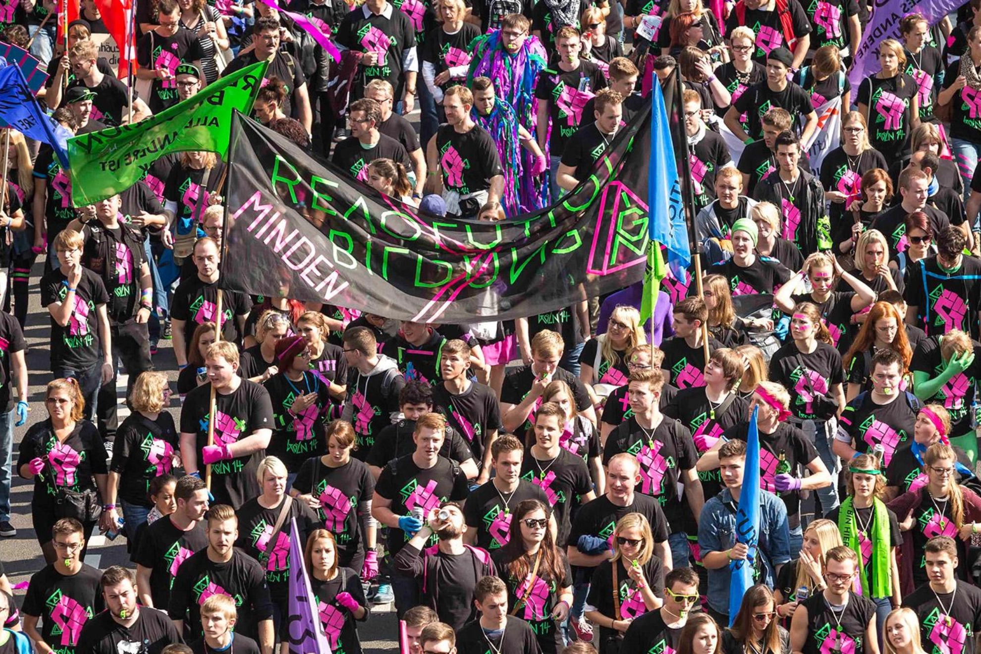 REVOLUTION BILDUNG