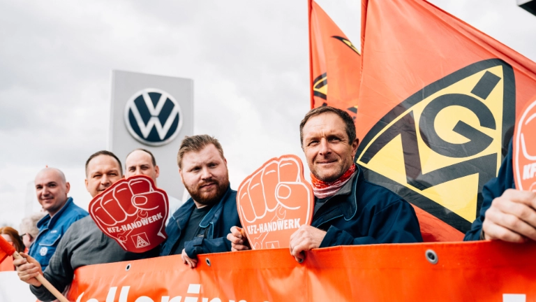 Warnstreik in der VW-Niederlassung Leipzig, Merseburger Straße