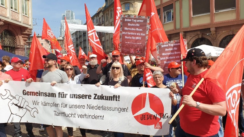Demonstrationen und Kundgebungen am 1. Mai 2024 an verschiedenen Orten um die Mercedes-Benz-Niederlassungen.