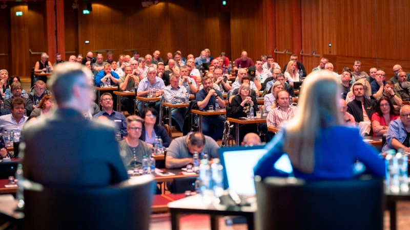 Reutlingen, Baden-Wuerttemberg, 05.06.2024: AuG-Konferenz der IG Metall Baden-Württemberg. Die Konferenz steht unter dem Motto „Arbeitswelt im Wandel – Was bedeutet KI für den Arbeits - und Gesundheitsschutz“.